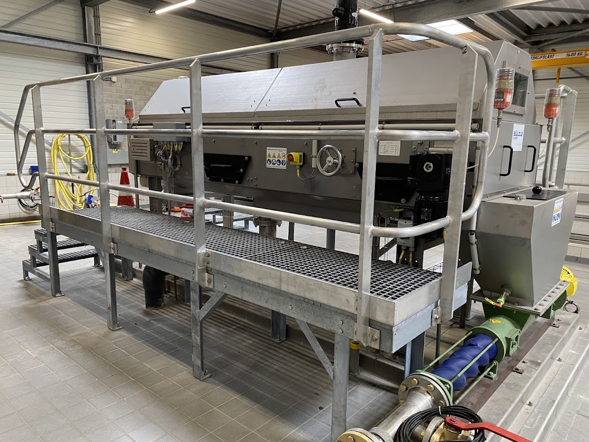 Bandindikker RWZI Burgum, geproduceerd door V.D.K Staal B.V.